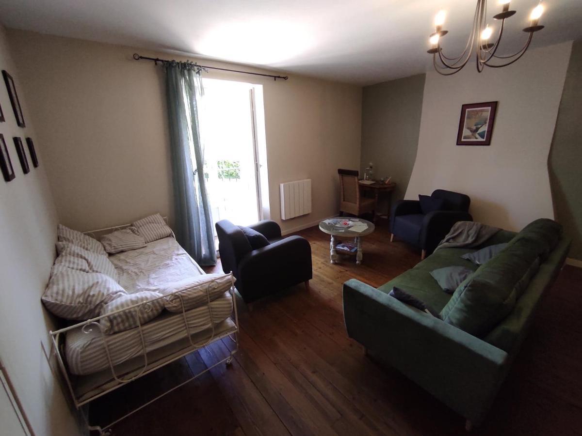 Gite Le Vieux Perrin Villa Andelaroche Bagian luar foto